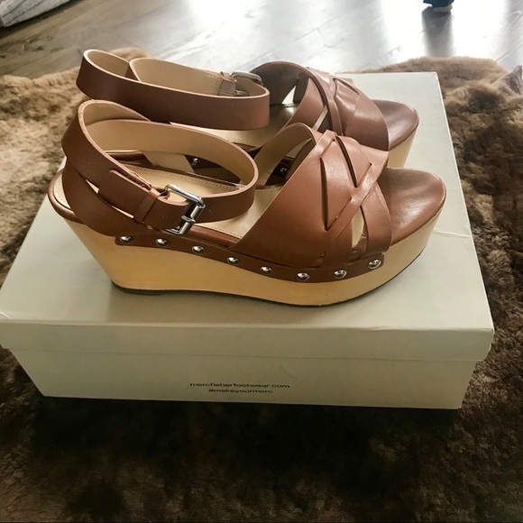 SALE‼️Marc Fisher Camilla wedge sandals in EUC - Picture 3 of 8